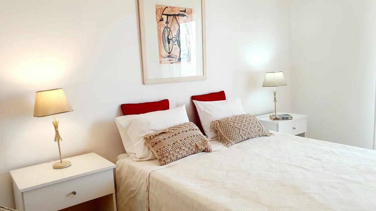 Quarteira Beach Vacation: 2Br Steps To The Sand מראה חיצוני תמונה