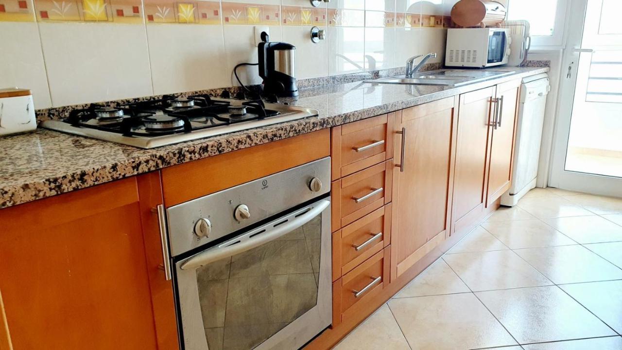 Quarteira Beach Vacation: 2Br Steps To The Sand מראה חיצוני תמונה