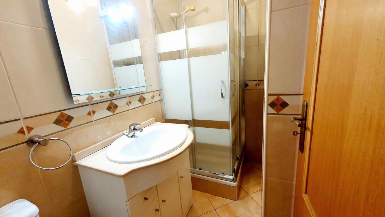 Quarteira Beach Vacation: 2Br Steps To The Sand מראה חיצוני תמונה